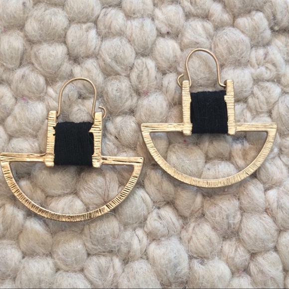 Nala Earrings - Black - Picture 3 of 5